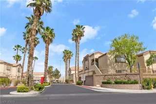 Photo #3: 2394045 Listing