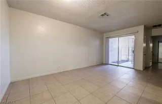 Photo #3: 2394055 Listing 