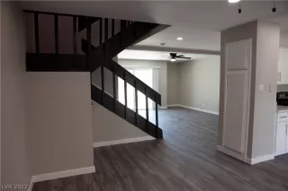 Photo #2: 2394095 Listing