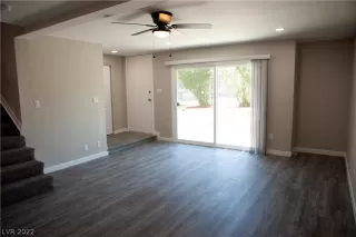 Photo #4: 2394095 Listing