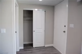 Photo #5: 2394095 Listing