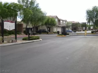 Photo #2: 2394108 Listing 