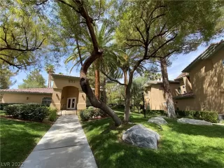 Photo #2: 2394120 Listing