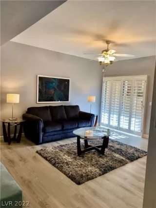 Photo #5: 2394120 Listing