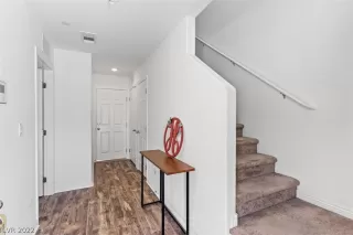 Photo #1: 2394121 Listing