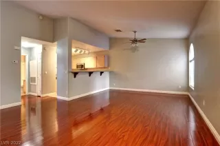 Photo #6: 2394140 Listing 