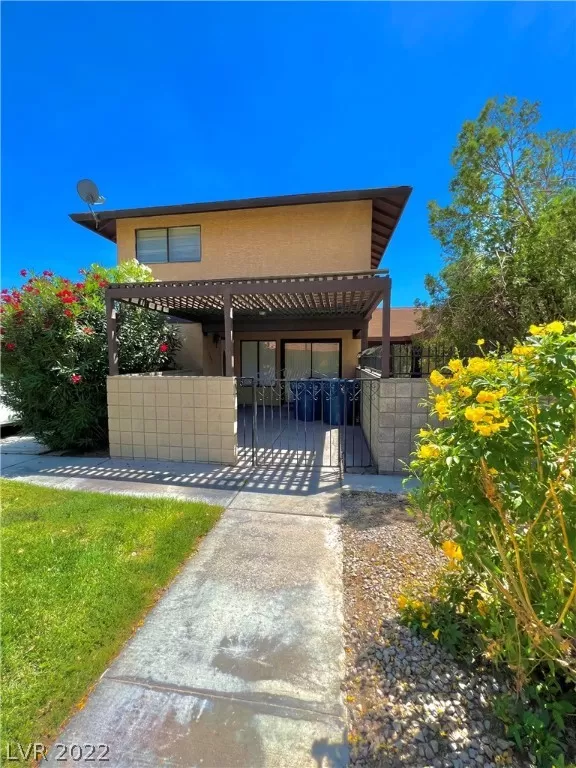 MLS: 2394150 Condo For Sale