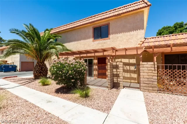 MLS: 2394175 Condo For Sale