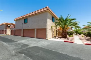 Photo #2: 2394175 Listing