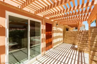 Photo #5: 2394175 Listing