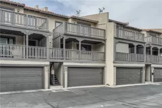 Photo #2: 2394181 Listing 