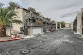 Photo #3: 2394181 Listing 