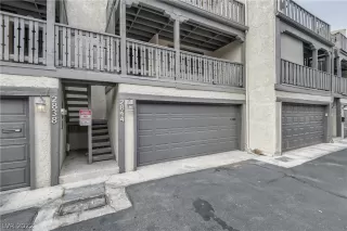 Photo #5: 2394181 Listing 