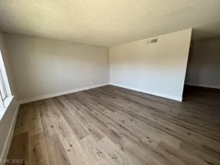 Photo #2: 2394198 Listing