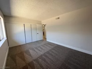 Photo #3: 2394198 Listing