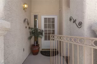 Photo #5: 2394208 Listing