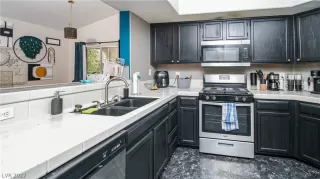 Photo #4: 2394210 Listing