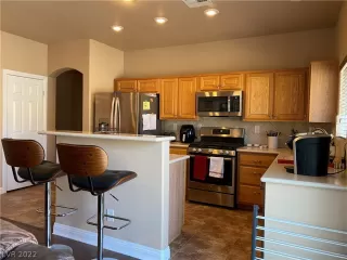 Photo #2: 2394228 Listing