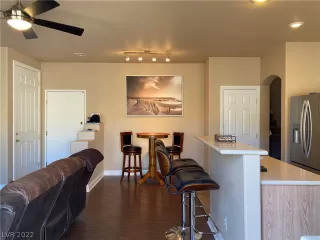 Photo #6: 2394228 Listing