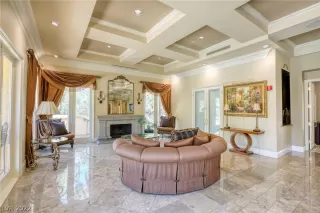 Photo #5: 2394235 Listing