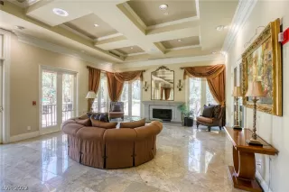 Photo #6: 2394235 Listing