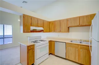 Photo #3: 2394236 Listing