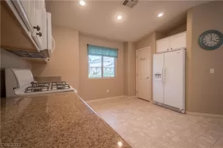 Photo #6: 2394239 Listing 