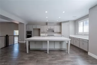 Photo #1: 2394242 Listing