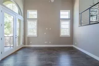 Photo #2: 2394242 Listing