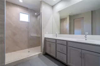 Photo #3: 2394242 Listing