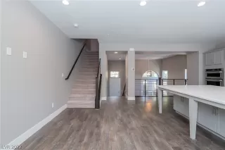 Photo #5: 2394242 Listing