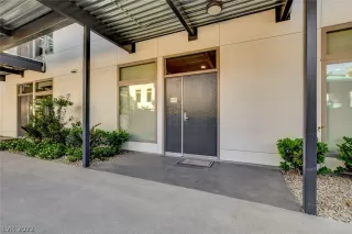 Photo #1: 2394246 Listing