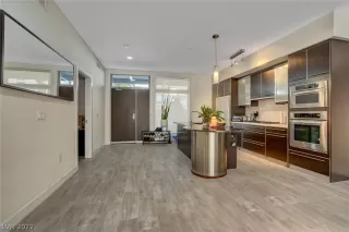 Photo #5: 2394246 Listing