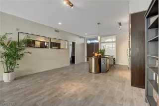 Photo #6: 2394246 Listing