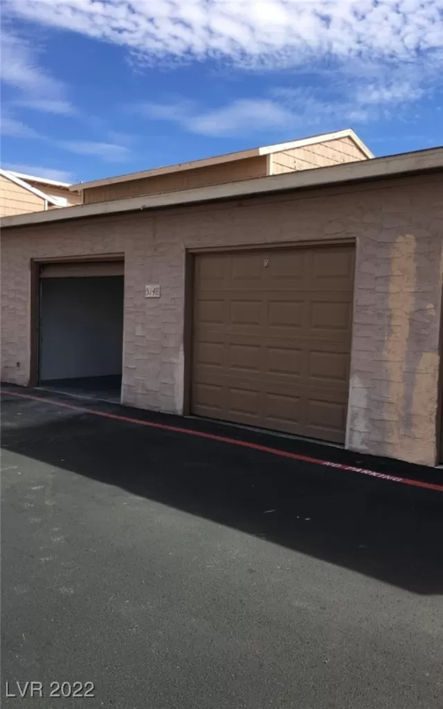 MLS: 2394251 Condo For Sale