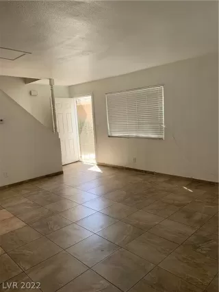 Photo #1: 2394251 Listing 