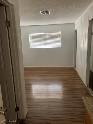 Photo #3: 2394251 Listing 
