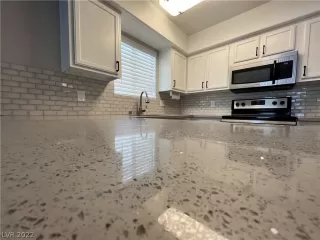 Photo #6: 2394257 Listing 