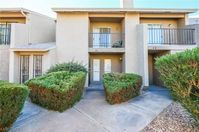 MLS: 2394296 Condo For Sale