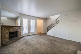 Photo #4: 2394296 Listing