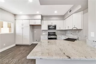 Photo #2: 2394305 Listing 