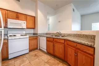 Photo #5: 2394308 Listing 