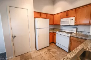 Photo #6: 2394308 Listing 