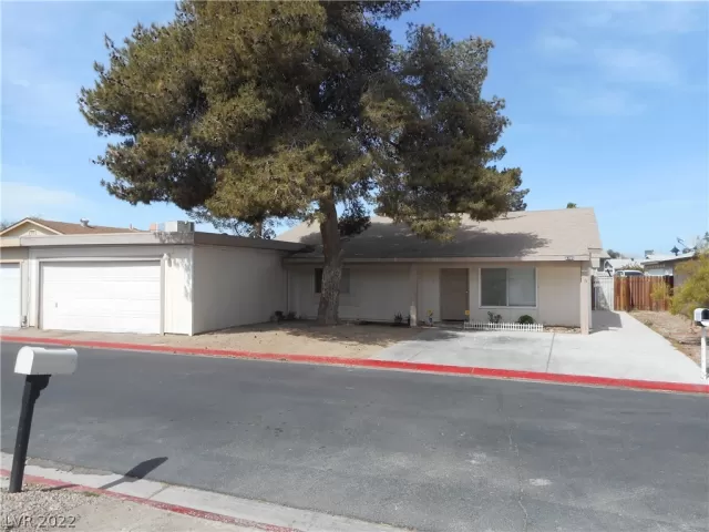 MLS: 2394359 Condo For Sale