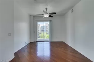 Photo #2: 2394370 Listing