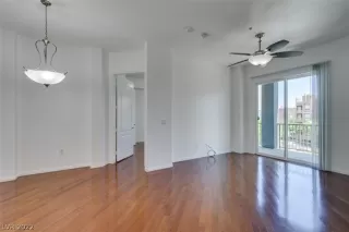 Photo #4: 2394370 Listing