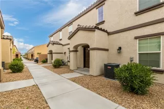 Photo #1: 2394380 Listing 