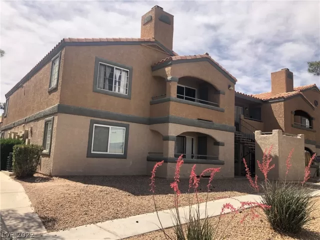 MLS: 2394401 Condo For Sale