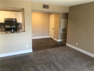 Photo #2: 2394401 Listing 