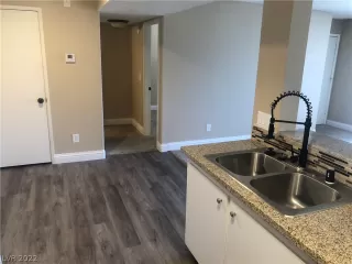 Photo #3: 2394401 Listing 